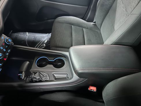 Certified 2025 Dodge Durango GT image 29