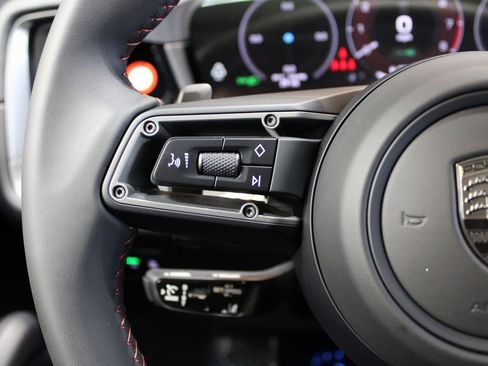 New 2025 Porsche Cayenne Turbo image 28