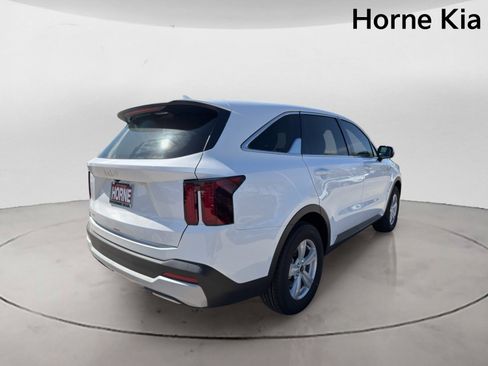 New 2026 Kia Sorento LX FWD image 4