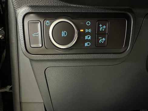 Certified 2025 Ford Explorer ST-Line image 13