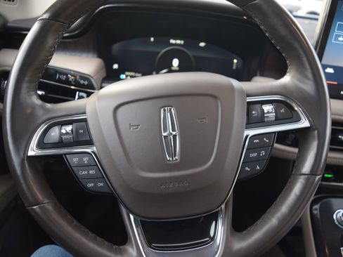 Used 2021 Lincoln Nautilus Reserve image 12