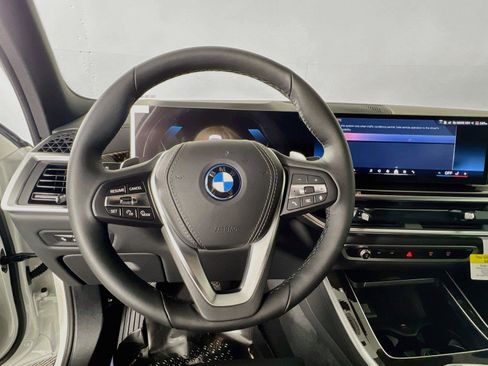 New 2026 BMW X5 xDrive50e w/ Parking Assistance Package AWD/4WD image 12