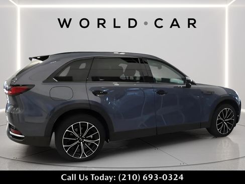 Used 2025 MAZDA CX-70 Plug-In Hybrid w/ Premium Pkg AWD/4WD image 2