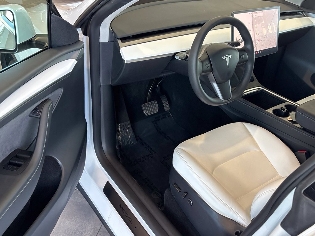 Used 2025 Tesla Model Y Long Range AWD/4WD image 14