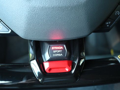 Used 2021 Lamborghini Huracan EVO RWD image 62