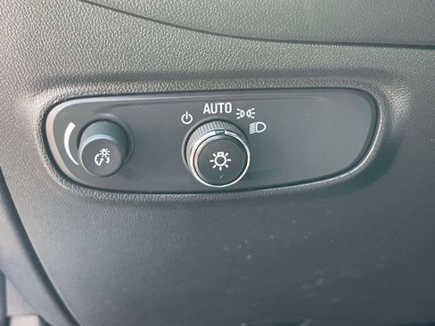 Used 2024 Chevrolet Equinox LT FWD image 22