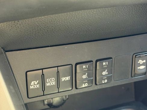 Used 2016 Toyota RAV4 Limited w/ Advanced Technology Package AWD/4WD image 15