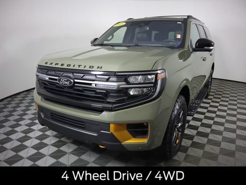 Used 2025 Ford Expedition Tremor AWD/4WD image 10