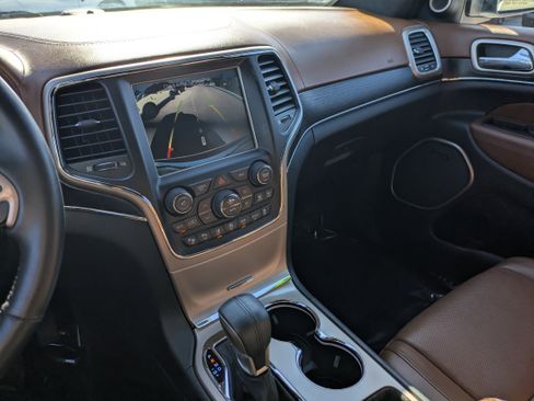 Used 2017 Jeep Grand Cherokee Summit image 32