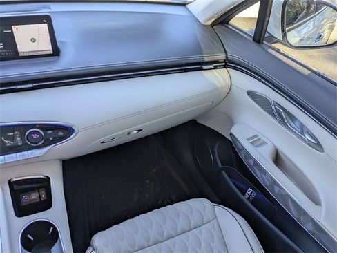 Used 2025 Genesis GV70 3.5T Sport w/ Sport Advanced Package image 17