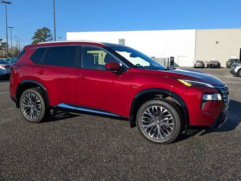 Certified 2024 Nissan Rogue Platinum w/ Platinum Premium Package image 2