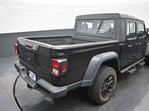 Used 2022 Jeep Gladiator Sport w/ Trailer Tow Package AWD/4WD image 12