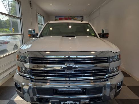 Used 2019 Chevrolet Silverado 2500 LTZ w/ Vortec Plus Package AWD/4WD image 7