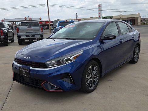 Used 2024 Kia Forte GT-Line w/ GT-Line Premium Package FWD image 3