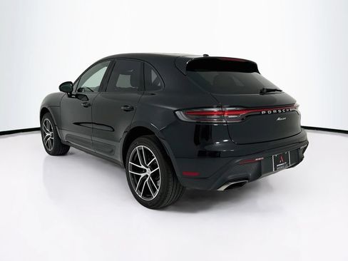 Certified 2025 Porsche Macan AWD/4WD image 3