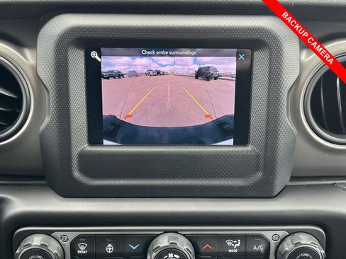 Used 2022 Jeep Gladiator Sport image 6