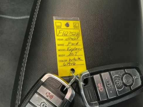 Used 2023 Ford Explorer XLT w/ Equipment Group 202A AWD/4WD image 19