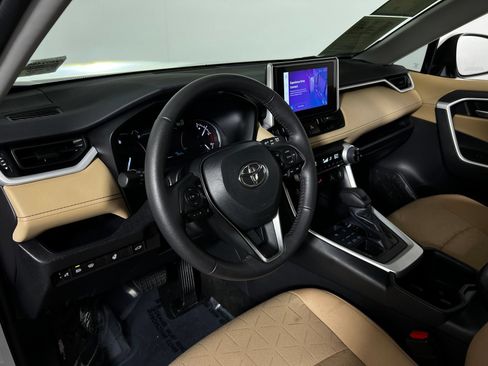 Certified 2025 Toyota RAV4 XLE w/ Convenience Package AWD/4WD image 11