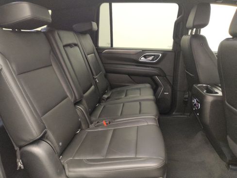 Used 2021 Chevrolet Suburban LT AWD/4WD image 19