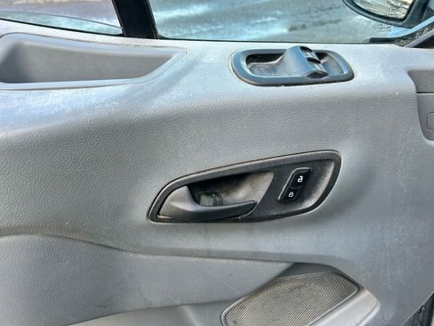 Used 2018 Ford Transit 150 148 Medium Roof image 12