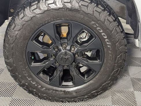 Used 2018 RAM 2500 Tradesman w/ Chrome Appearance Group image 8