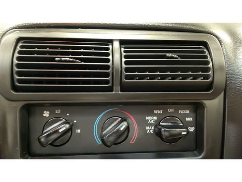 Used 1995 Ford Mustang GT RWD image 13