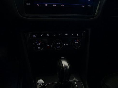 Used 2019 Volkswagen Tiguan SE w/ 3rd Row Seat Package image 32