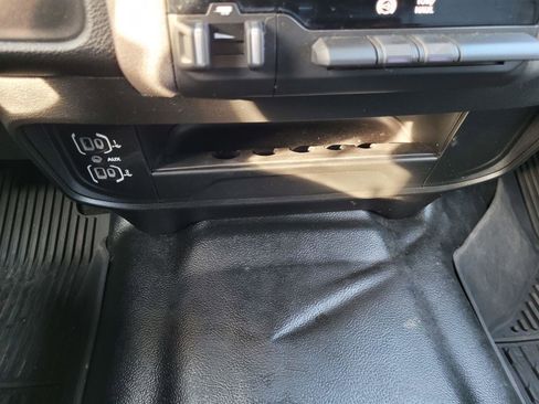 Used 2022 RAM 2500 Tradesman w/ Chrome Appearance Group image 28