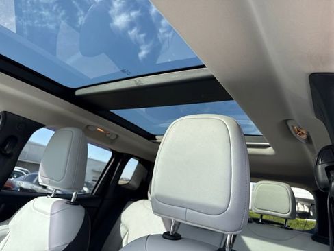 Used 2021 Jeep Renegade Limited w/ Sun & Sound Group image 10