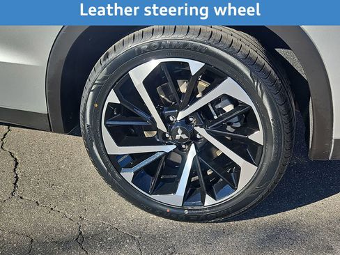 Used 2024 Mitsubishi Outlander SE image 15