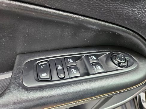 Used 2018 Jeep Compass Latitude AWD/4WD image 19