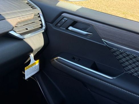 New 2026 GMC Acadia Denali w/ Super Cruise Package image 31