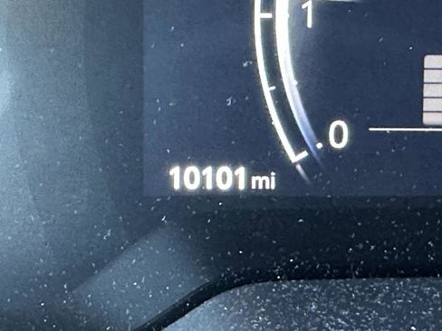 Certified 2024 Toyota Corolla Cross XLE image 35