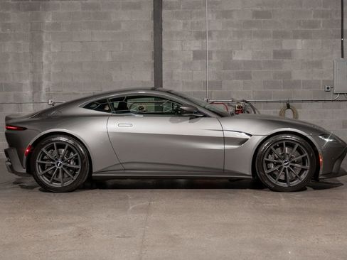 Used 2020 Aston Martin V8 Vantage Coupe image 2