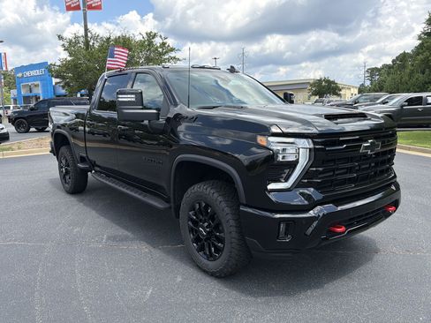 New 2026 Chevrolet Silverado 3500 LTZ AWD/4WD image 3