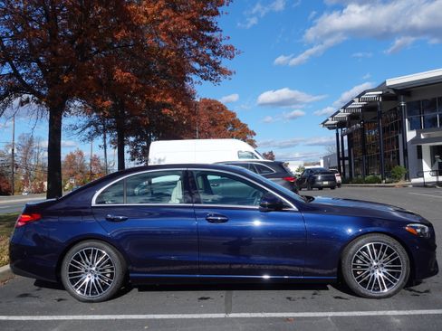 Certified 2022 Mercedes-Benz C 300 4MATIC Sedan image 5