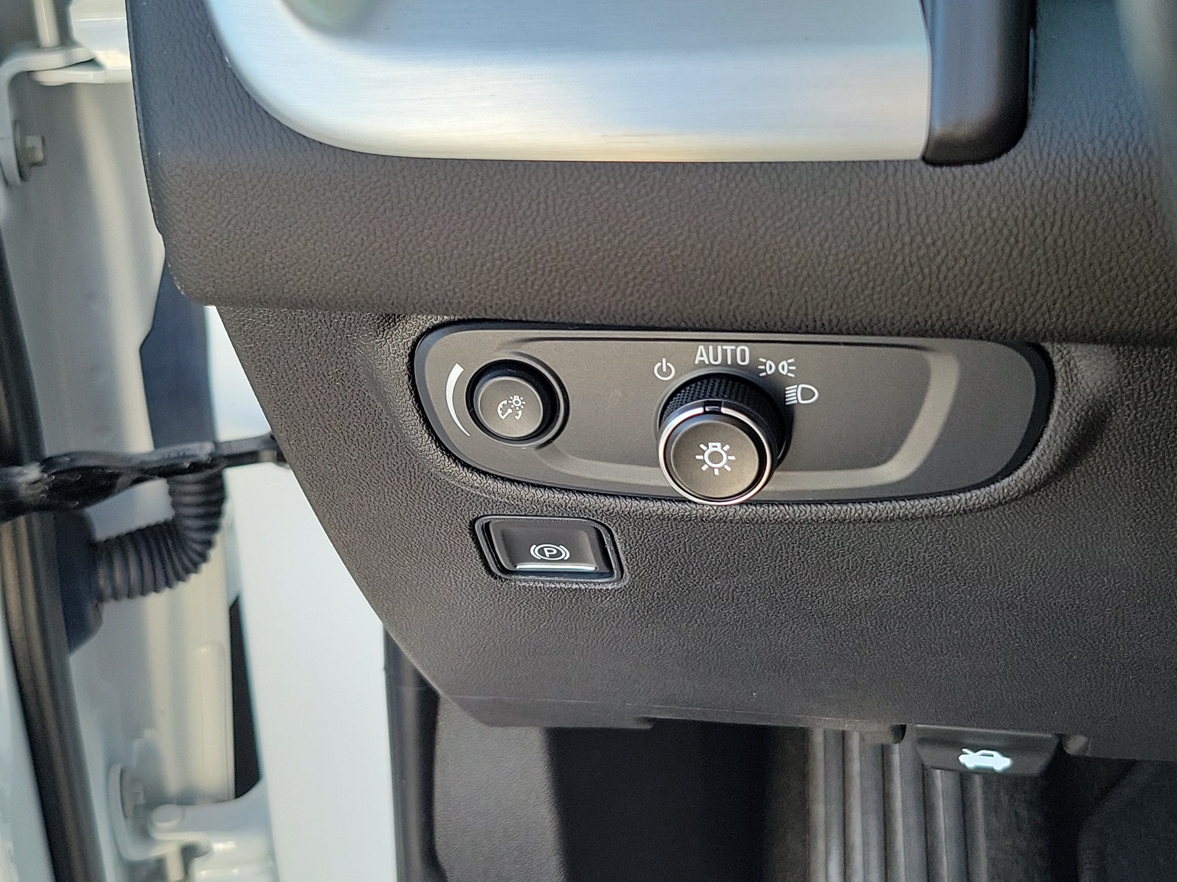 Used 2024 GMC Terrain SLE FWD image 19