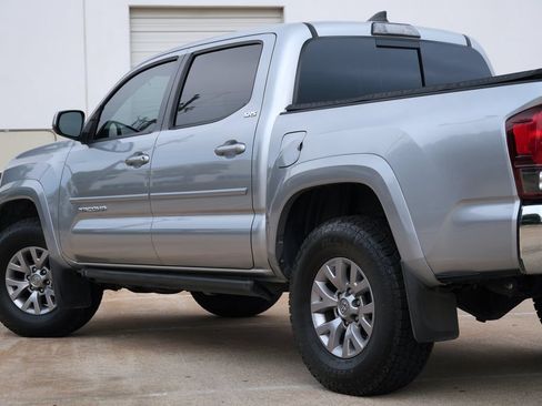 Used 2018 Toyota Tacoma SR5 RWD image 35