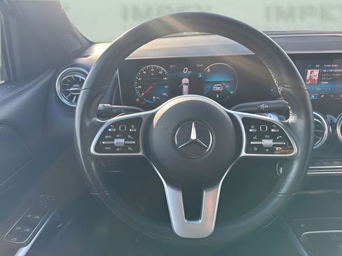 Used 2020 Mercedes-Benz GLB 250 4MATIC w/ Premium Package image 14