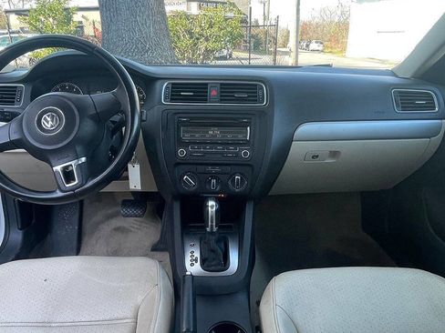 Used 2013 Volkswagen Jetta SE image 6