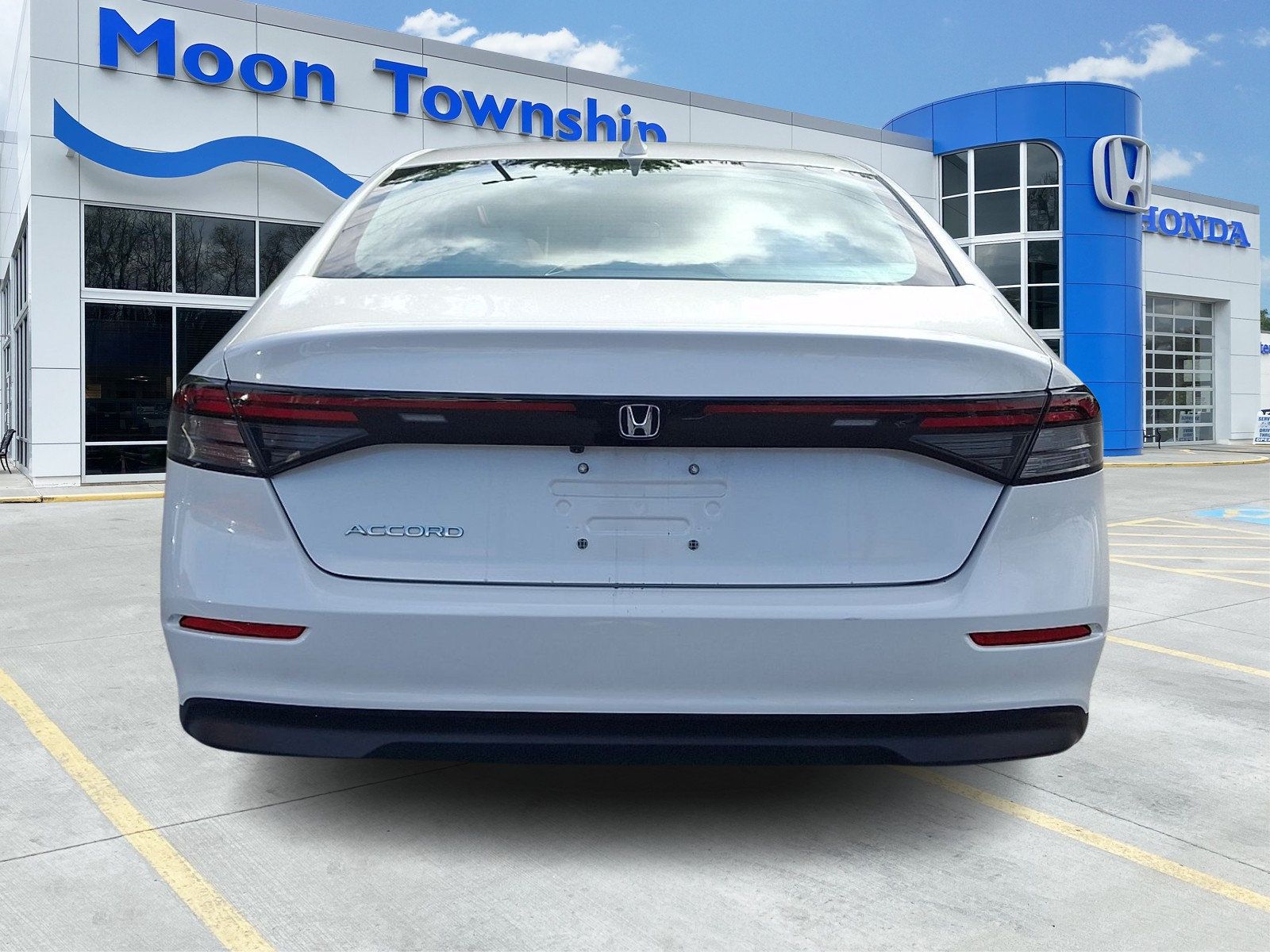 Used 2023 Honda Accord EX image 5