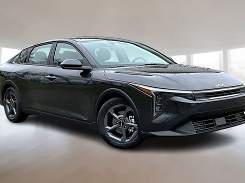 New 2026 Kia K4 FWD image 2