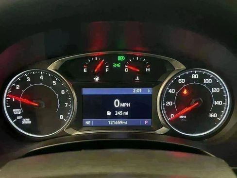 Used 2021 GMC Terrain SLT image 2