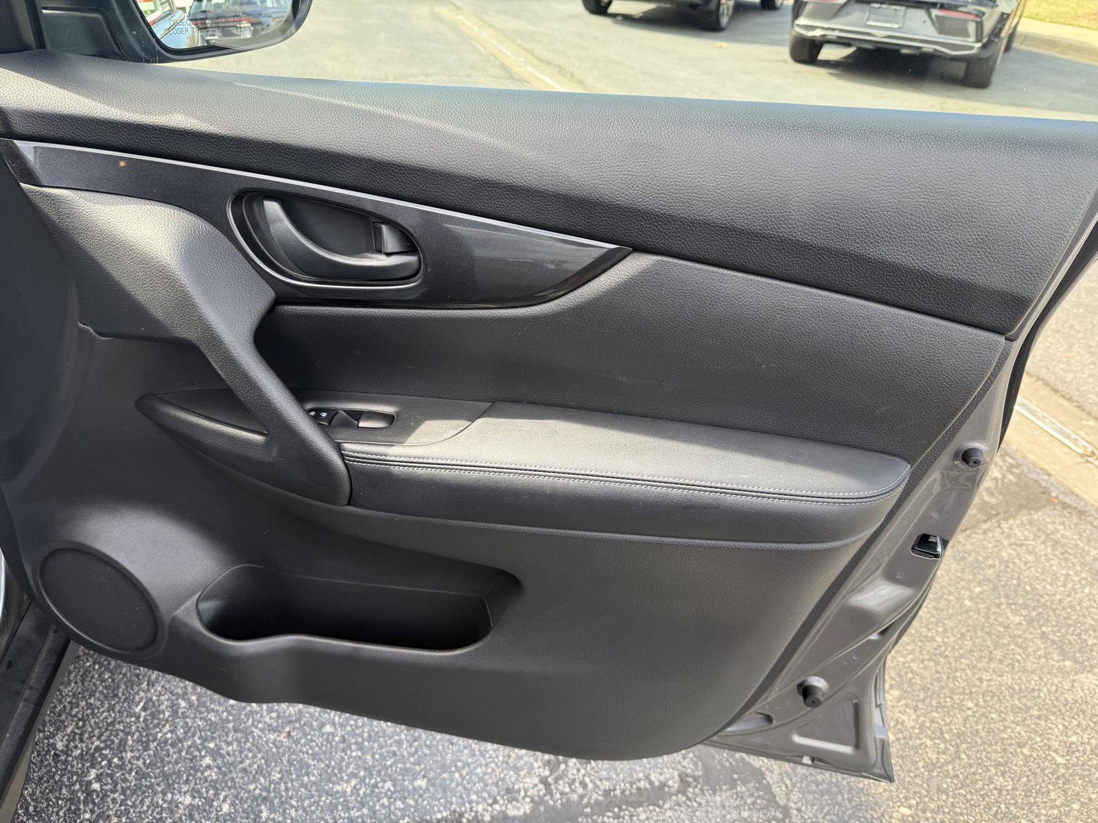 Used 2020 Nissan Rogue S AWD/4WD image 10