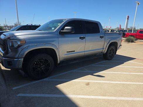 Used 2019 Toyota Tundra SR5 w/ SR5 Upgrade Package image 2