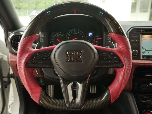 Used 2020 Nissan GT-R Premium w/ Premium Interior Package AWD/4WD image 11