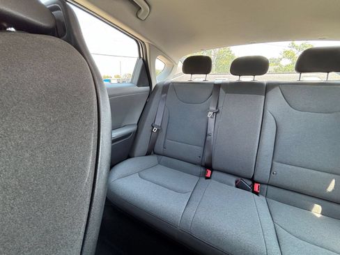 Used 2025 Kia K4 FWD image 33