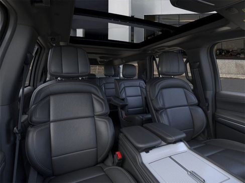 New 2025 Lincoln Navigator L Reserve w/ Jet Appearance Package image 3