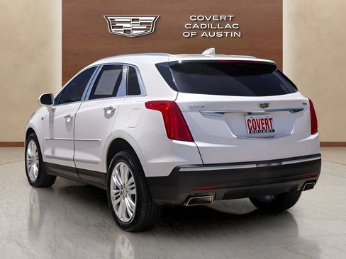 Used 2017 Cadillac XT5 Premium Luxury FWD image 3