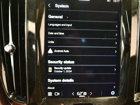 Used 2022 Volvo XC60 B5 Momentum w/ Protection Package Premier image 52